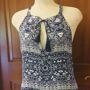 Navy and cream tank.